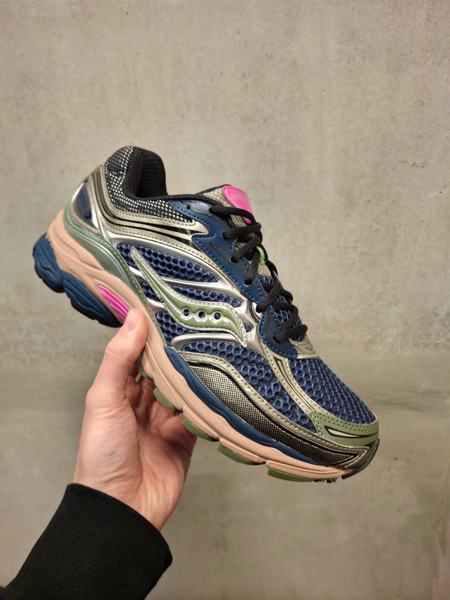 Saucony Progrid Omni 9 Disrupt 'Blue Brush' — UK 1 — Alternate View 7