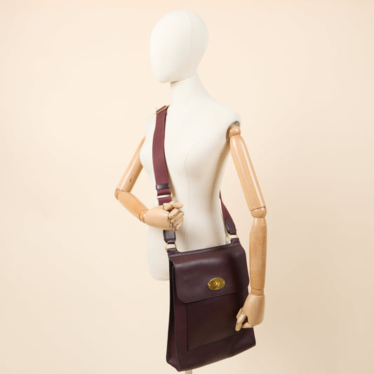 Mulberry Cross Body Antony - Large in Oxblood, Calfskin Leather — Side View