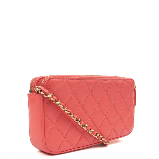 Chanel Cross Body Camellia - Wallet On Chain in Pink, Calfskin Leather — Side View