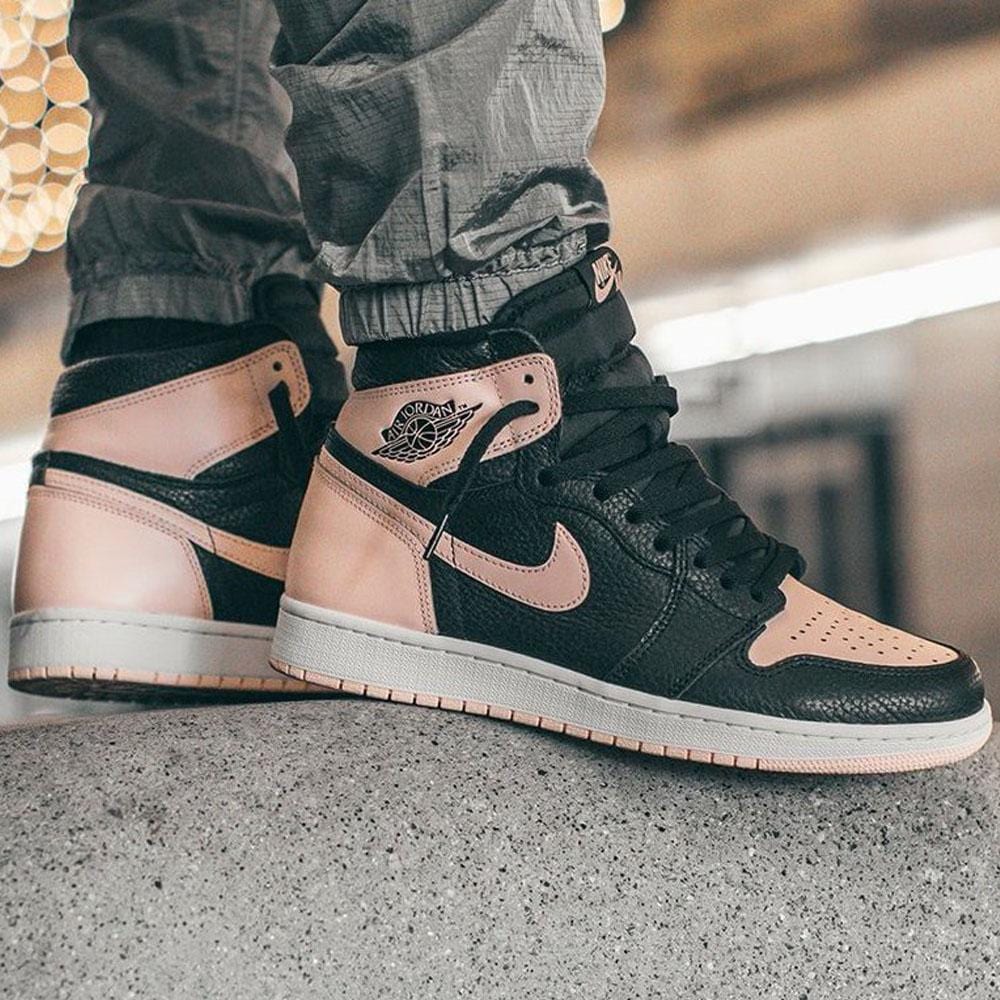 Air Jordan 1 Retro High OG GS 'Crimson Tint' — UK 13.5 | EU 32 | US 1Y — Alternate View 7