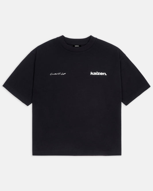 KAIZEN MARKET ARCH TEE BLACK — XS — Side View