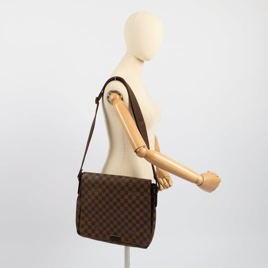Louis Vuitton Cross Body District GM in Damier, Canvas — Side View