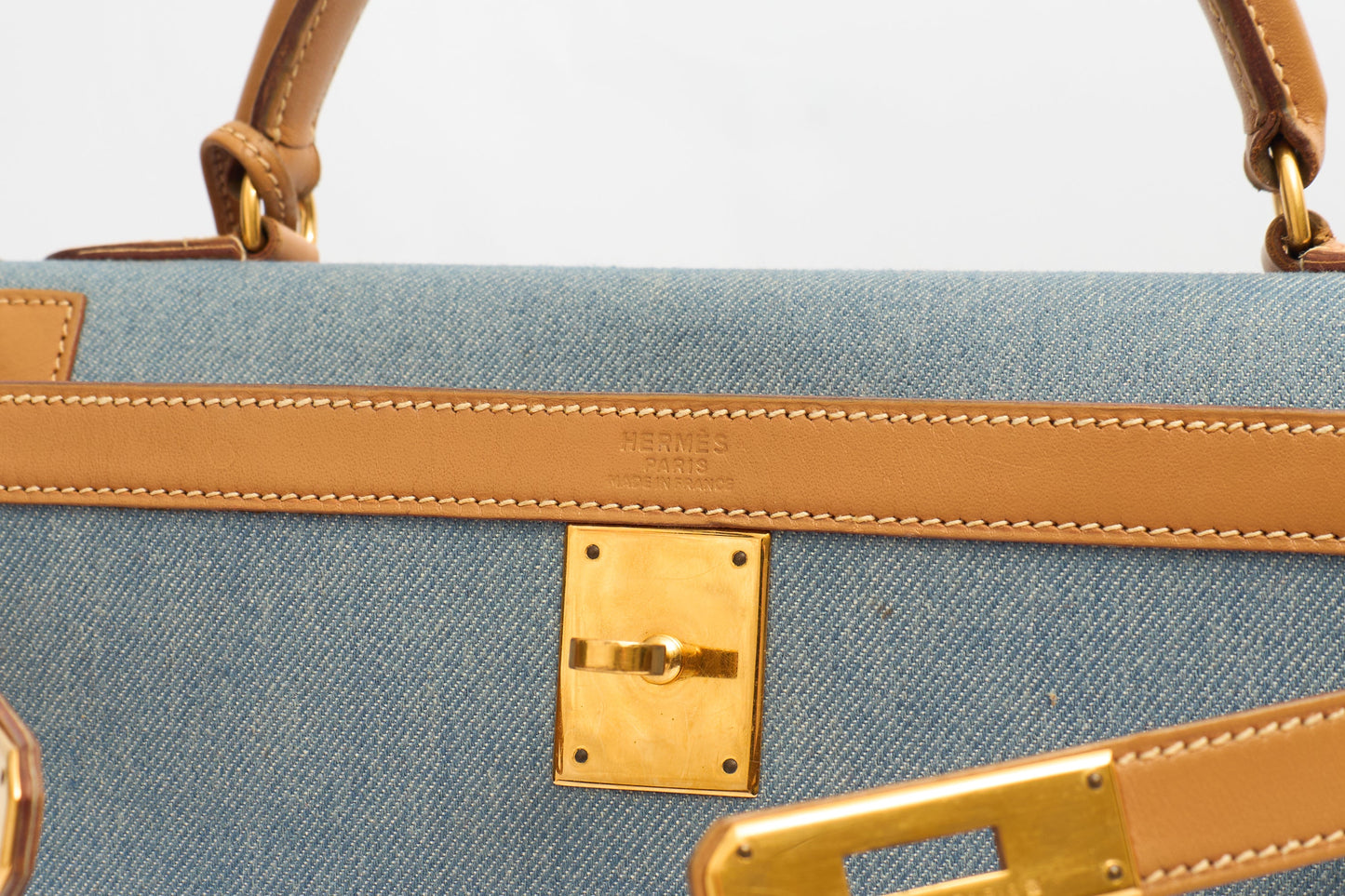 Hermes Kelly 32 in Blue Denim With Vache Naturelle Leather, Gold Hardware — Alternate View 14