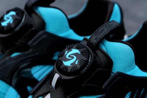 Ronnie Fieg x Puma Disc Blaze Coat of Arms — UK 5 | EU 38 | US 6 — Back View