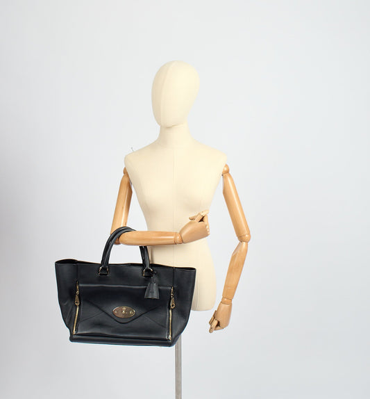 Mulberry Tote Willow - Large in Black, Calfskin Leather — Side View