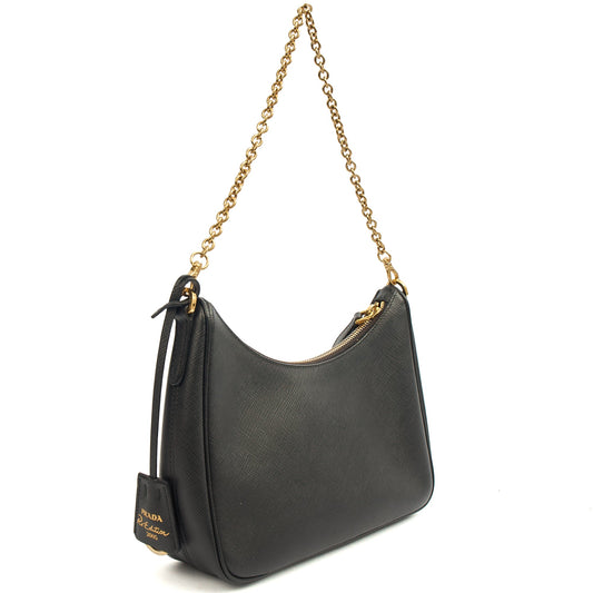 Prada Cross Body Re-Edition 2005 Saffiano in Black, Saffiano Leather — Side View