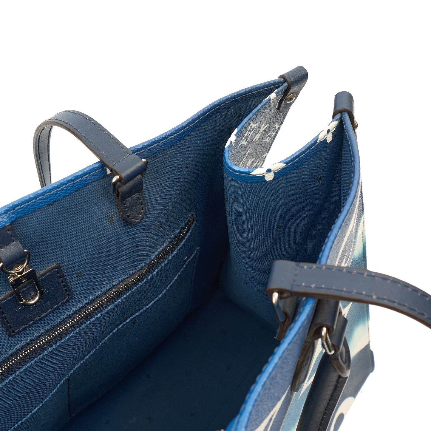Louis Vuitton Tote On The Go GM in Blue, Leather — Alternate View 7