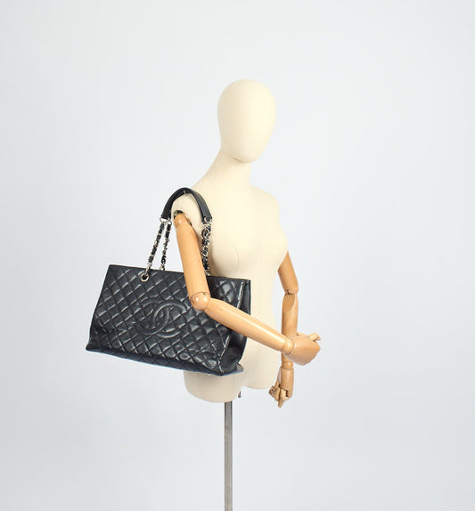 Chanel Tote Grand Shopping Tote XL in Black, Caviar Leather — Side View