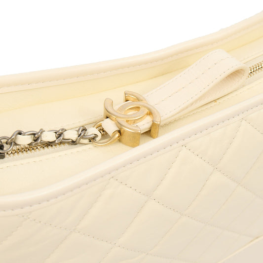 Chanel Shoulder Bag Gabrielle Hobo - Large in Cream, Leather — Side View