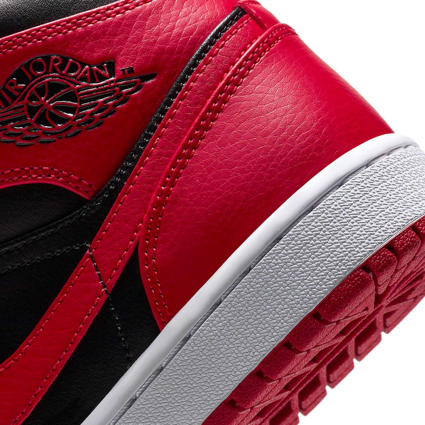 Air Jordan 1 Mid Banned 2020 — UK 3 | EU 35.5 | US 3.5 — Alternate View 7