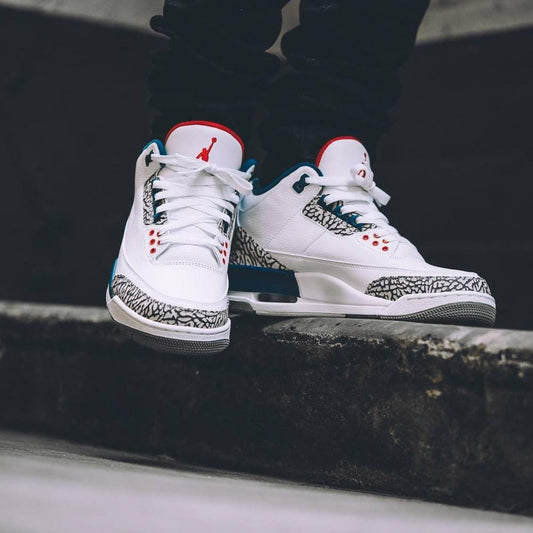 Air Jordan 3 Retro OG True Blue — UK 3 | EU 35.5 | US 3.5 — Side View