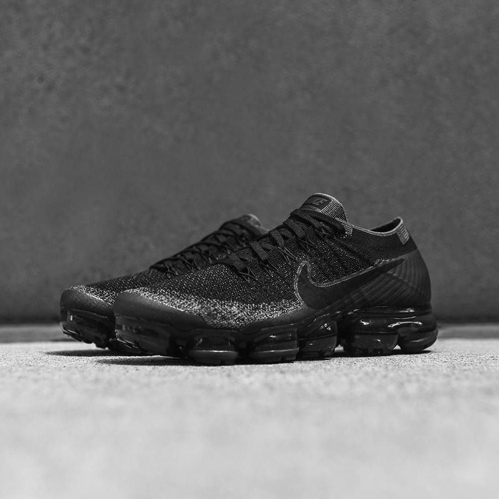 Nike Air VaporMax Flyknit Black-Anthracite — UK 3 | EU 35.5 | US 3.5 — Lifestyle View