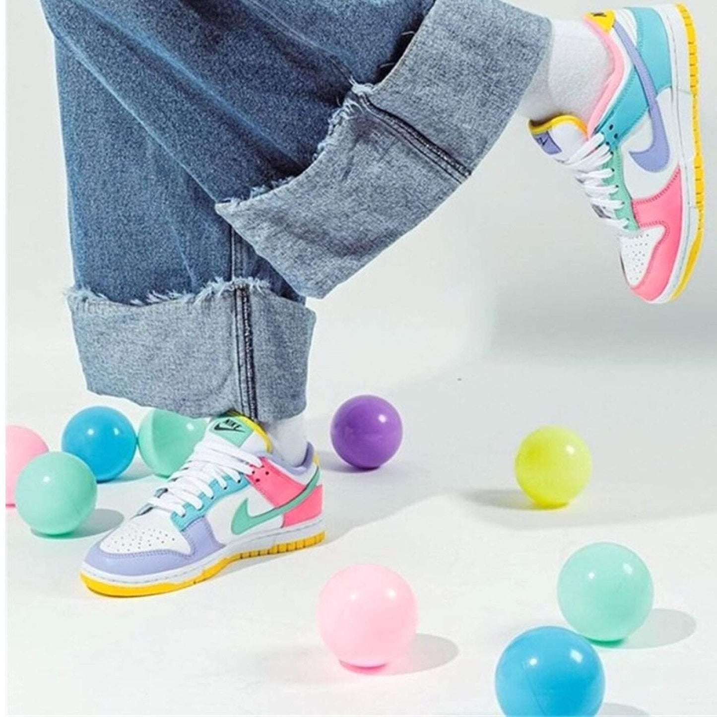 Nike Dunk Low SE WMNS 'Easter' — UK 2.5 | EU 35.5 | US 5 — Alternate View 7
