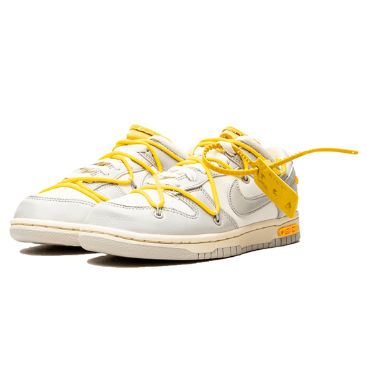 Off-White x Nike Dunk Low 'Lot 29 of 50' — UK 3 | EU 35.5 | US 3.5 — Side View