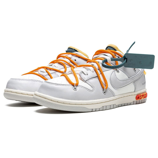 Off-White x Nike Dunk Low 'Lot 44 of 50' — UK 3 | EU 35.5 | US 3.5 — Side View