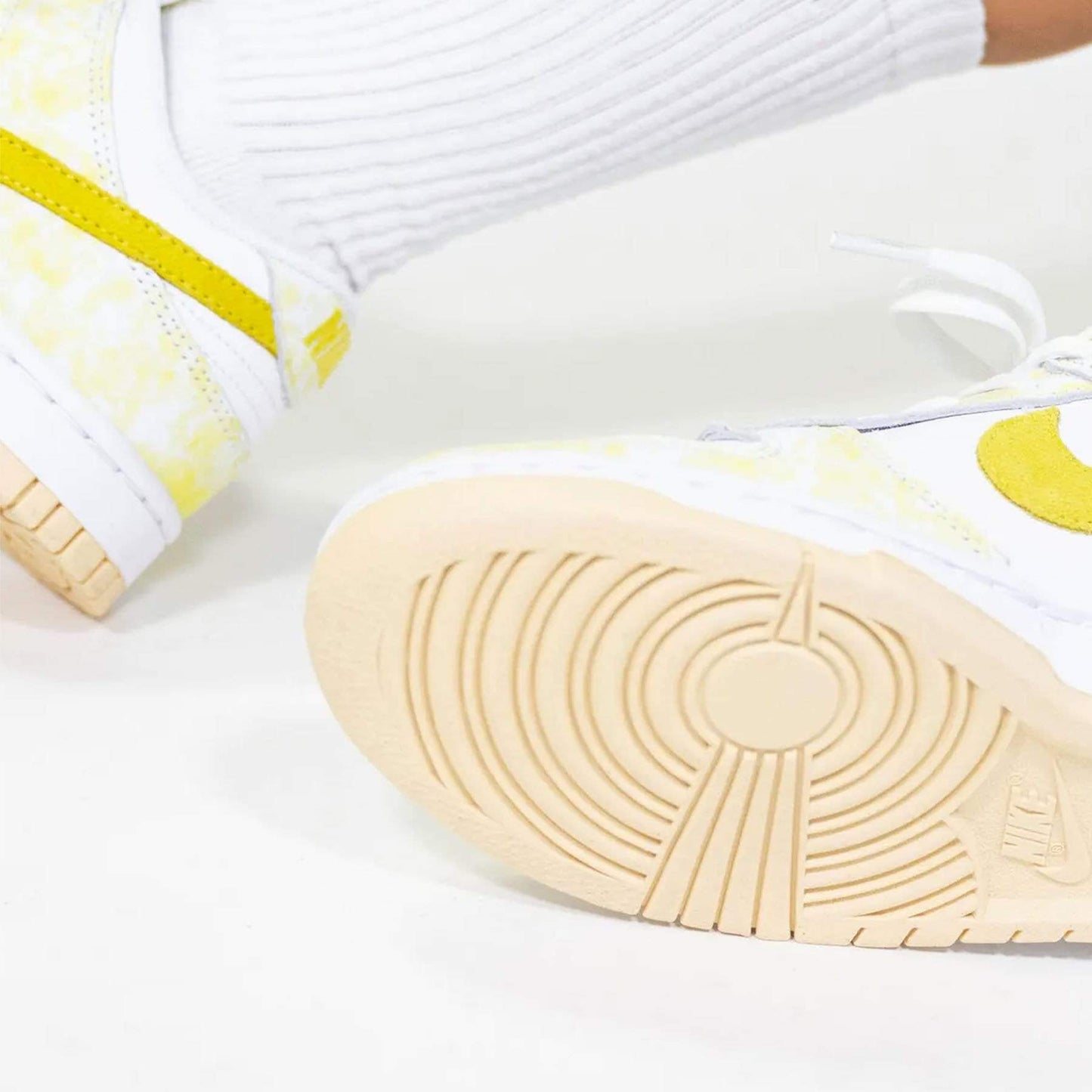 Nike Dunk Low OG Wmns 'Yellow Strike' — UK 2.5 | EU 35.5 | US 5 — Alternate View 8
