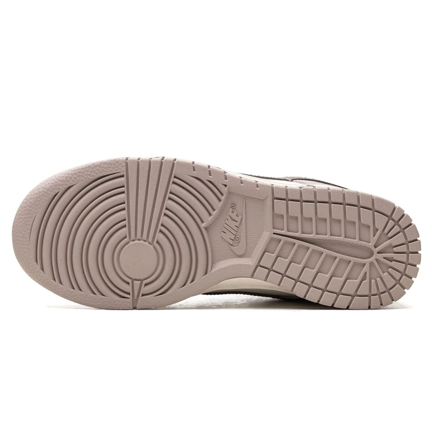 Nike Dunk Low Wmns 'Diffused Taupe' — UK 2.5 | EU 35.5 | US 5 — Detail View