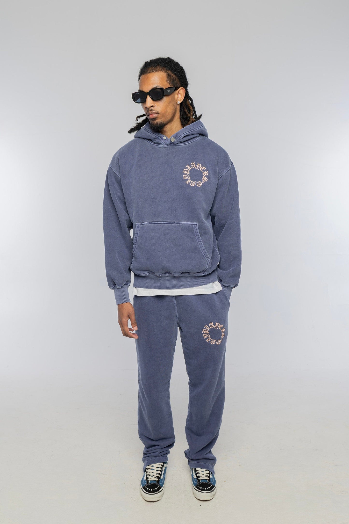PLAYERS ONLY WASHED NAVY EMBROIDERED SWEATPANTS — Small — Back View
