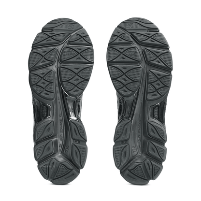 ASICS Gel Cumulus 16 'Black Black' — UK 3 | EU 36 | US 4 — Lifestyle View