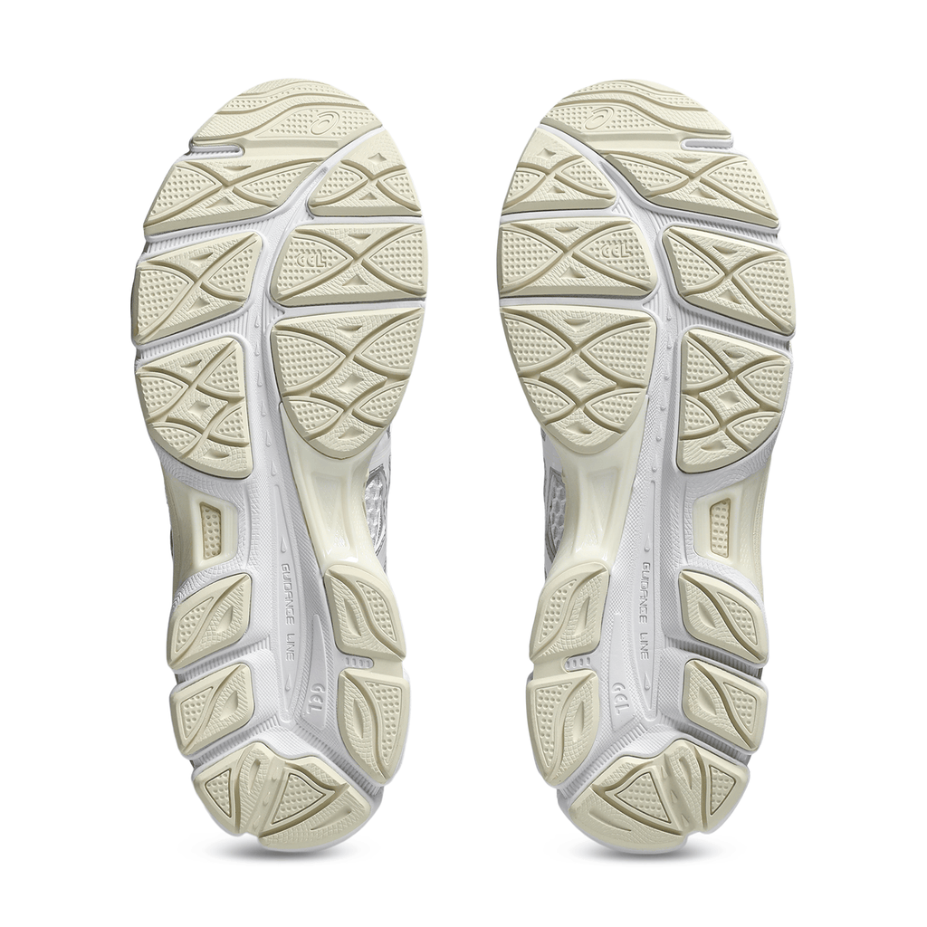 ASICS Gel Cumulus 16 'White White' — UK 3 | EU 36 | US 4 — Lifestyle View