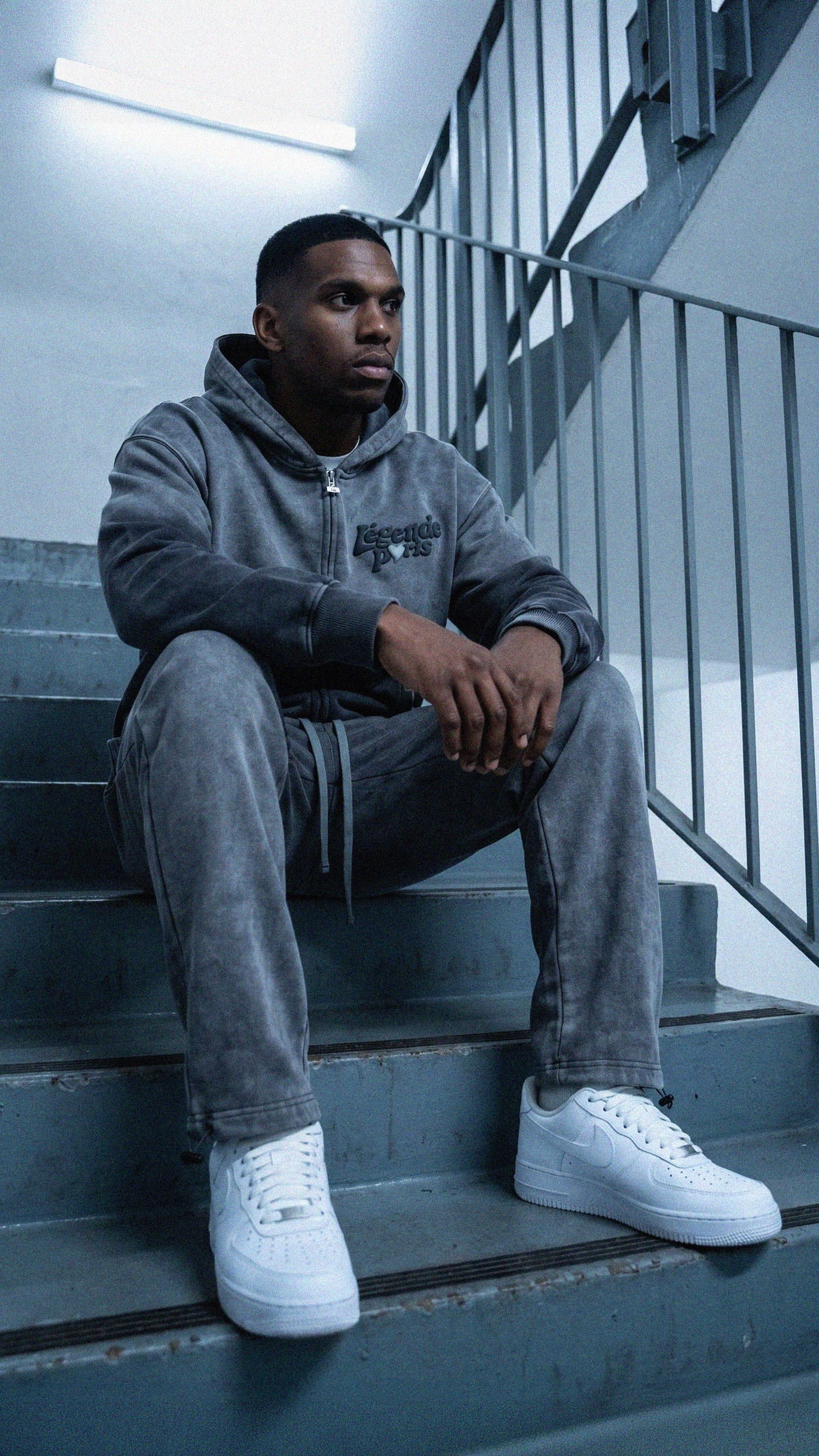 Legende Paris LND GRADIENT HOOD - CHARCOAL WASHED — XS — Alternate View 8
