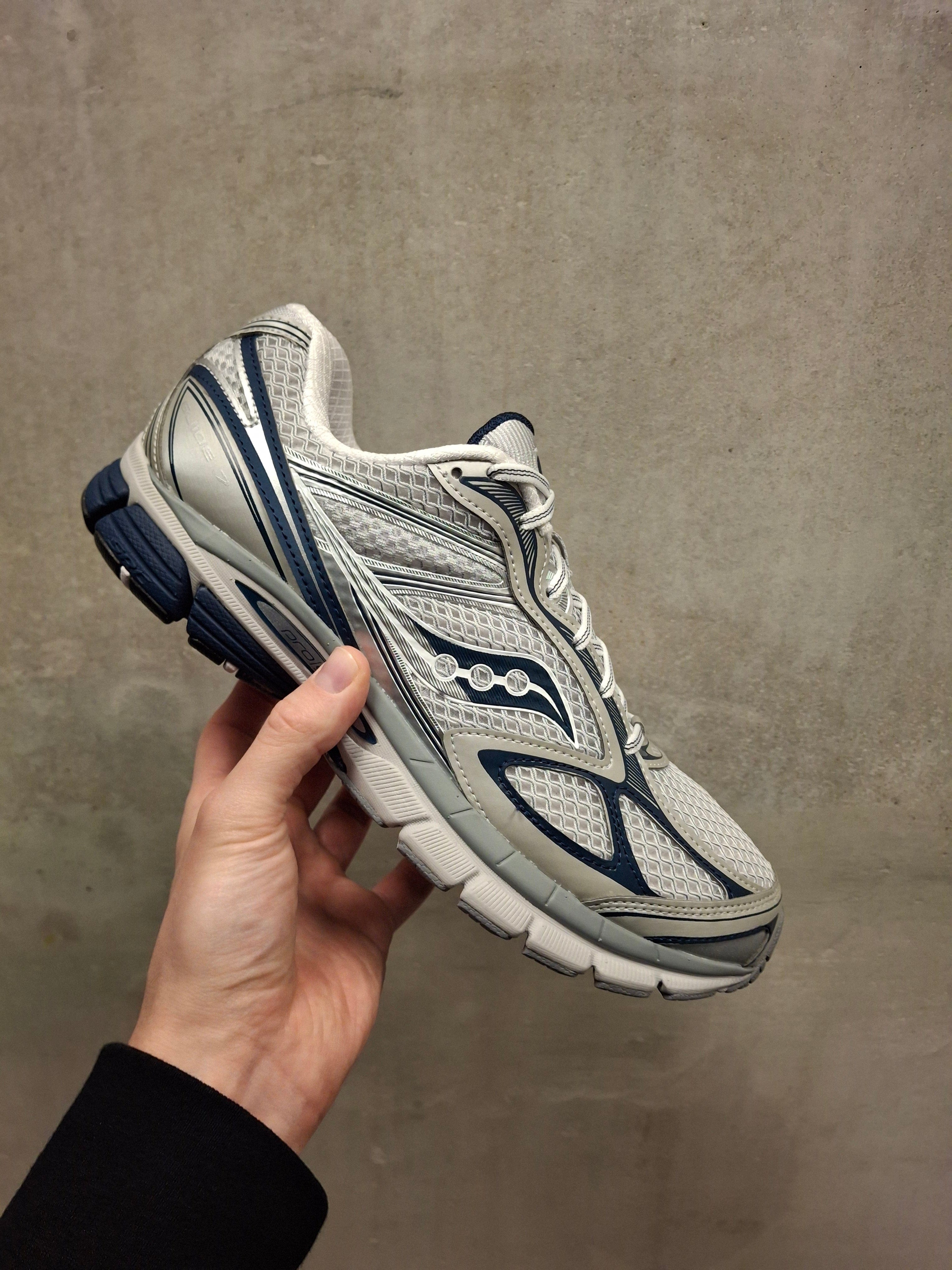 Saucony Progrid Guide 7 'Oyster Navy' — UK 1 — Alternate View 7