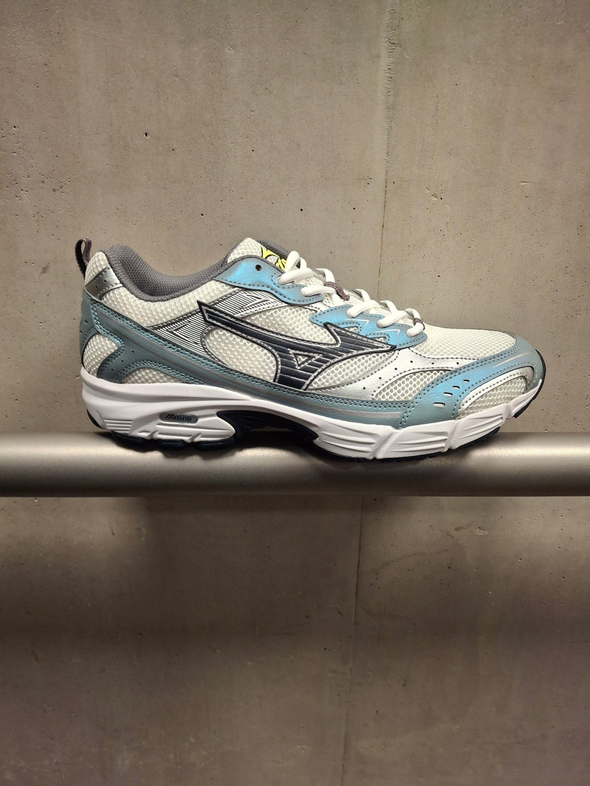 Mizuno MXR Sport 'Snow White Salute Slate' — UK 4 | EU 36.5 | US 5 — Top View