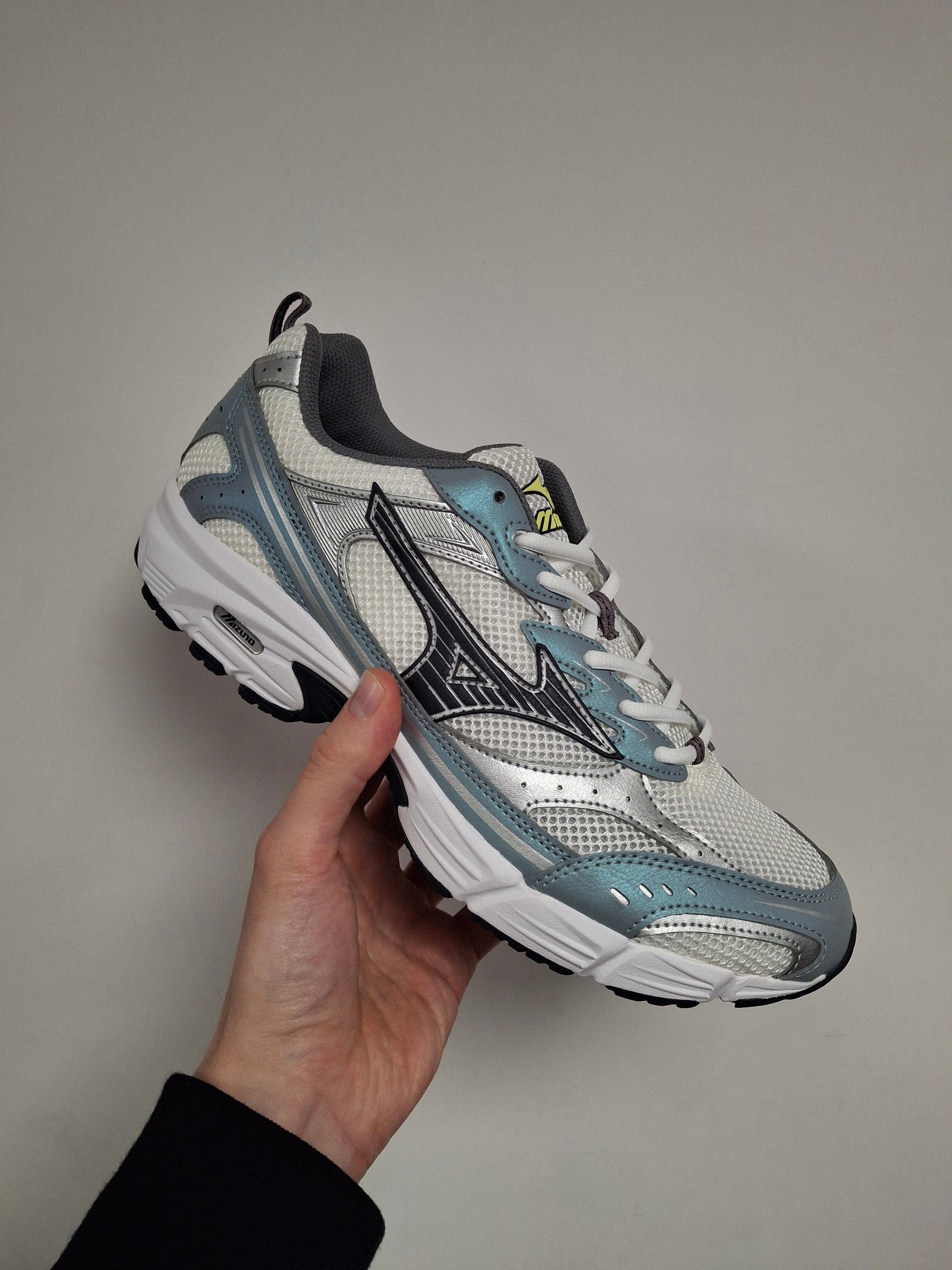 Mizuno MXR Sport 'Snow White Salute Slate' — UK 4 | EU 36.5 | US 5 — Back View