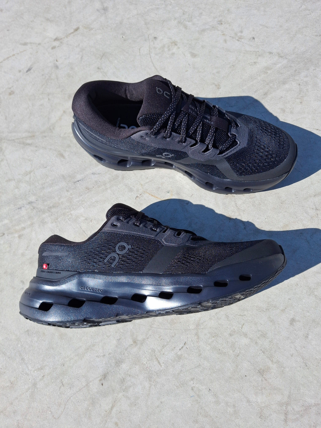 On Cloudrunner 3 'Black Black' — UK 6.5 | EU 40 | US 7 — Alternate View 9