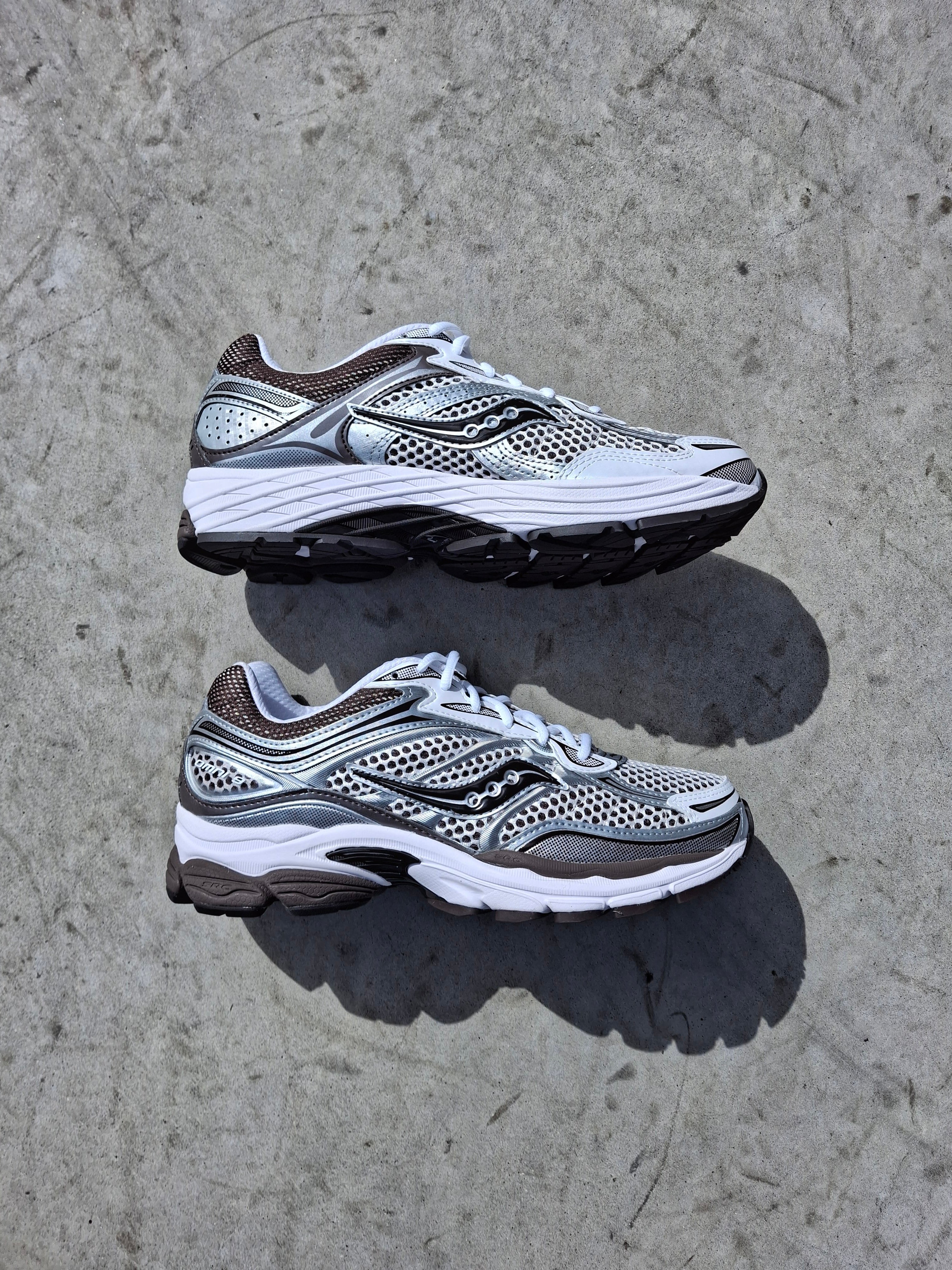 Saucony Progrid Omni 9 'White Brown' — UK 1 — Lifestyle View
