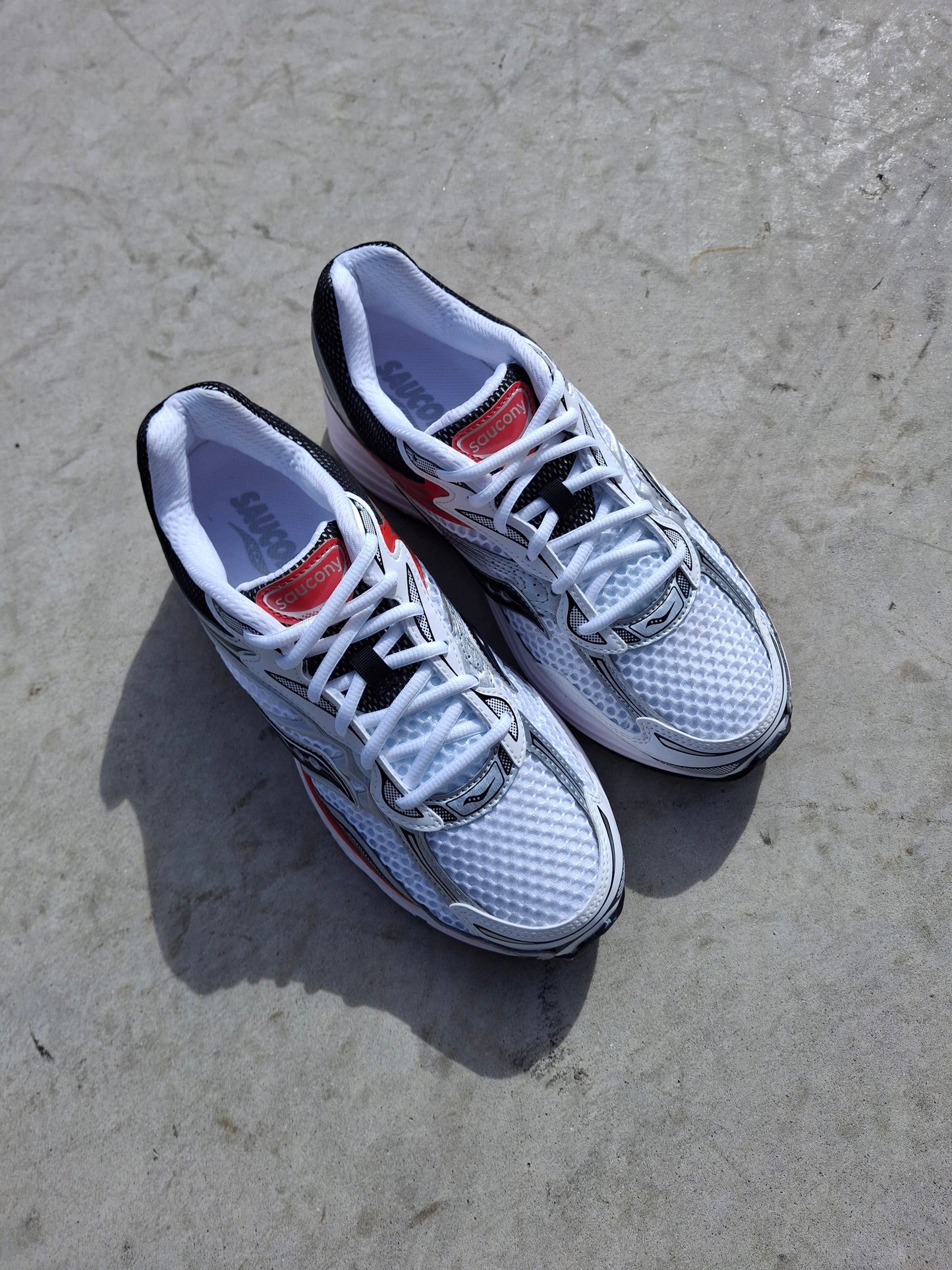 Saucony Progrid Omni 9 'White Red' — UK 1 — Alternate View 8