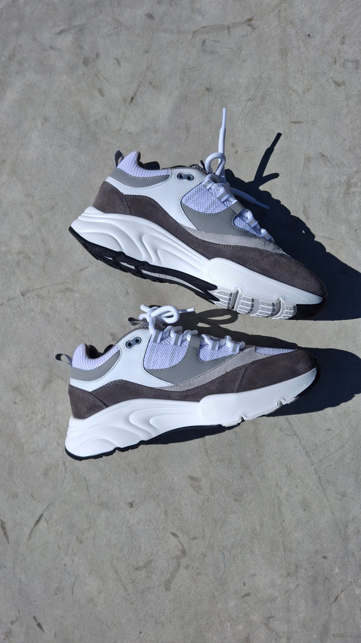 Cleens Aero Runner 'Dove Grey' — UK 3 | EU 37 | US 4 — Detail View