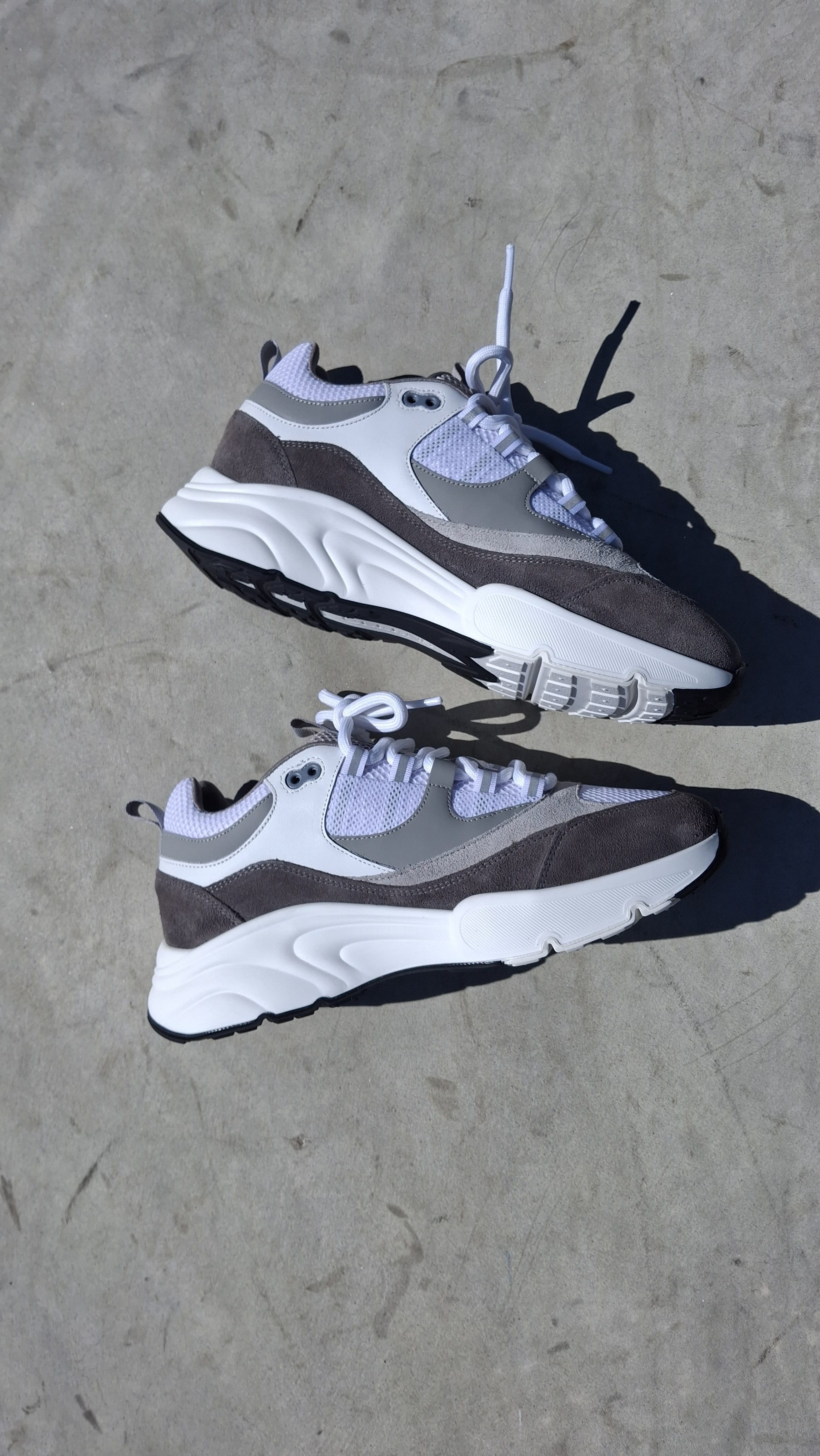 Cleens Aero Runner 'Dove Grey' — UK 3 | EU 37 | US 4 — Detail View