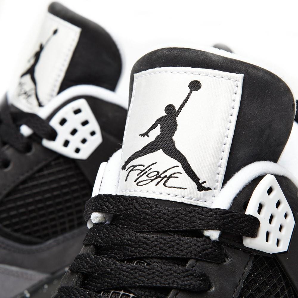 AIR JORDAN 4 RETRO 'FEAR' — UK 3 | EU 35.5 | US 3.5 — Lifestyle View