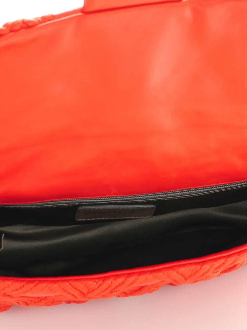 Chanel Pre Owned 2006 Medium Walk Of Fame Classic Flap Shoulder Bag — Same as shown — Size One Size — Detail View