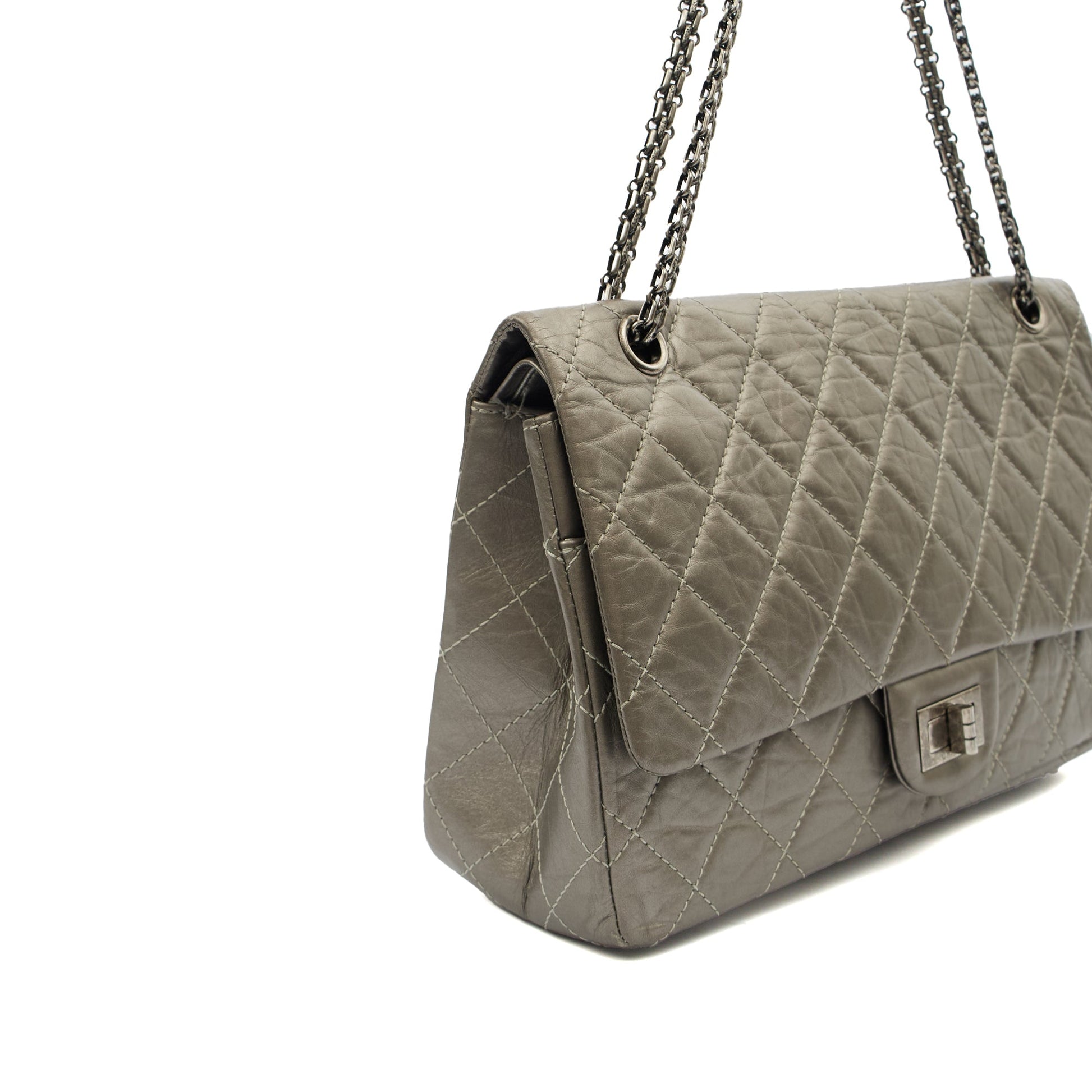Chanel Shoulder Bag 2.55 Reissue in Metallic, Leather — Alternate View 7