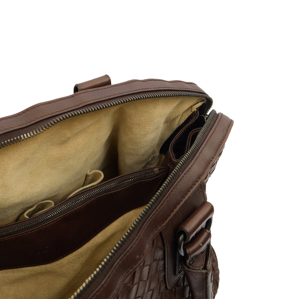 Bottega Veneta Tote Intrecciato Hobo in Fondant, Leather — Detail View