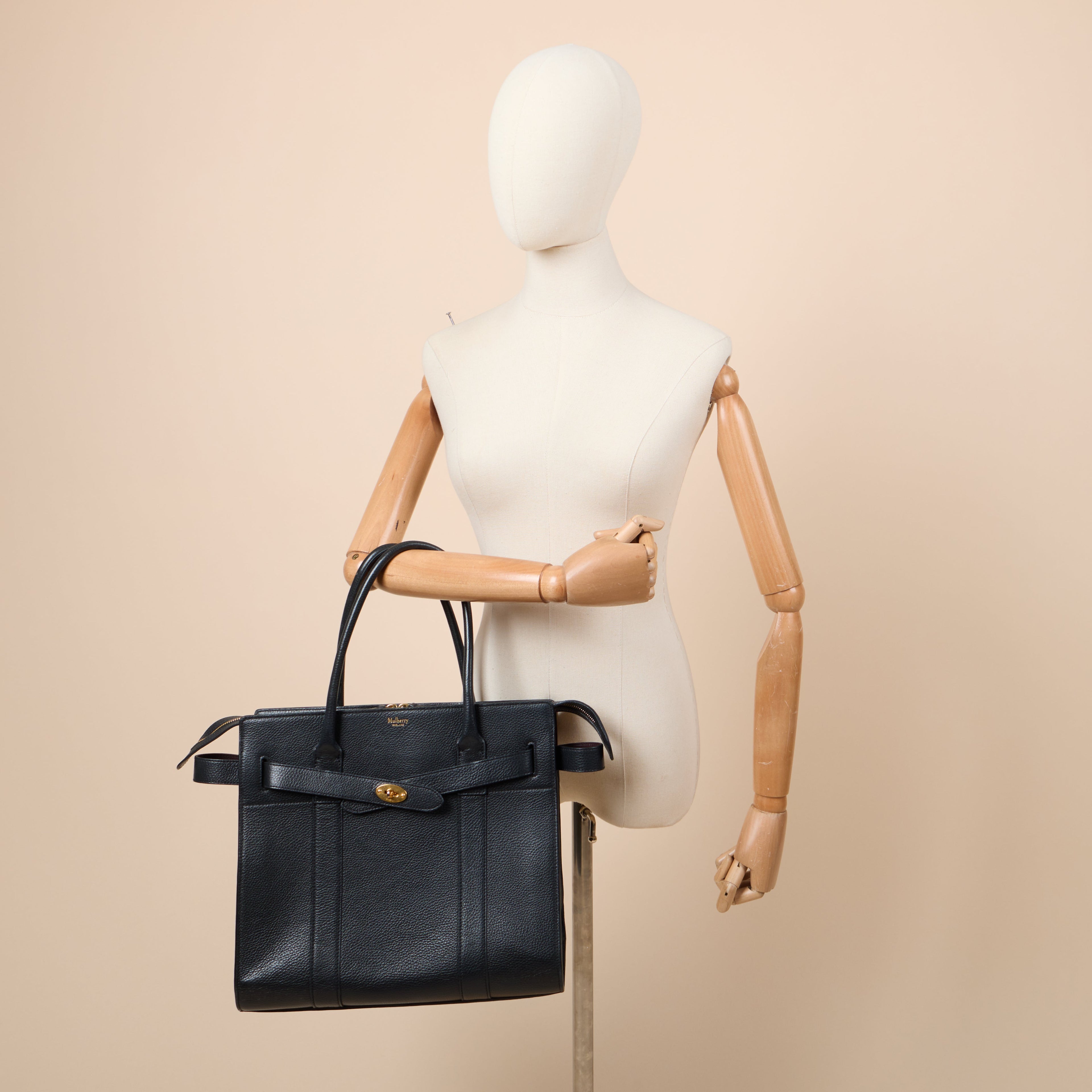 Mulberry Tote Zipped Bayswater in Black, Calfskin Leather — Side View