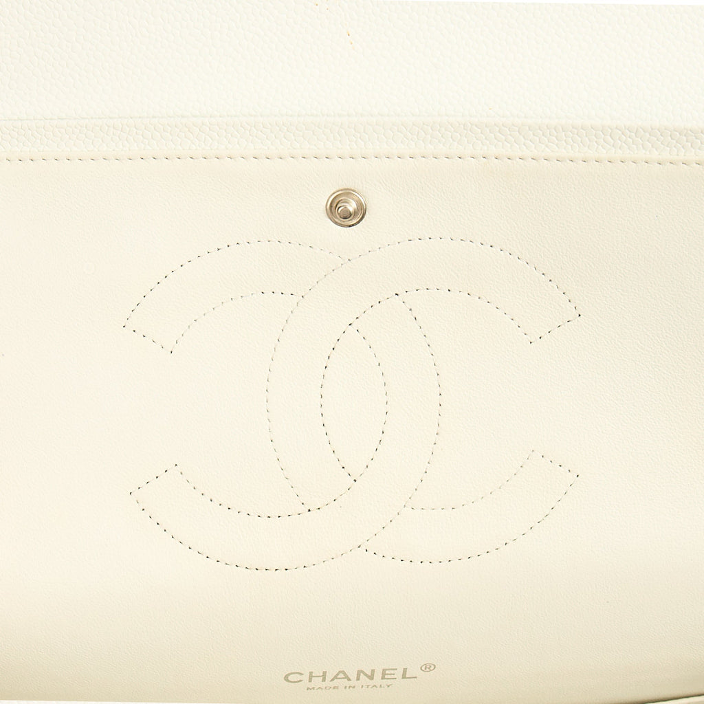 Chanel Shoulder Bag Classic - Maxi in White, Caviar Leather — Alternate View 11