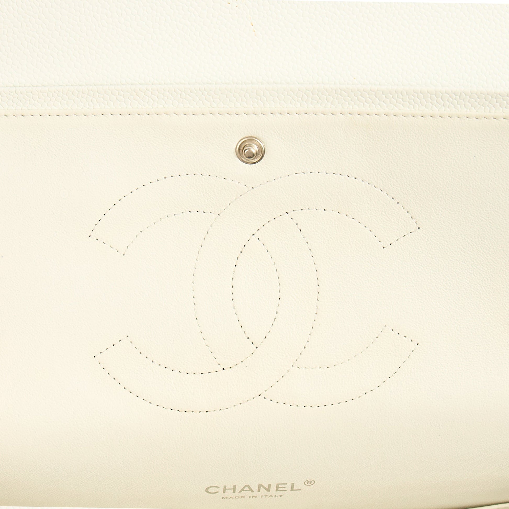 Chanel Shoulder Bag Classic - Maxi in White, Caviar Leather — Alternate View 11