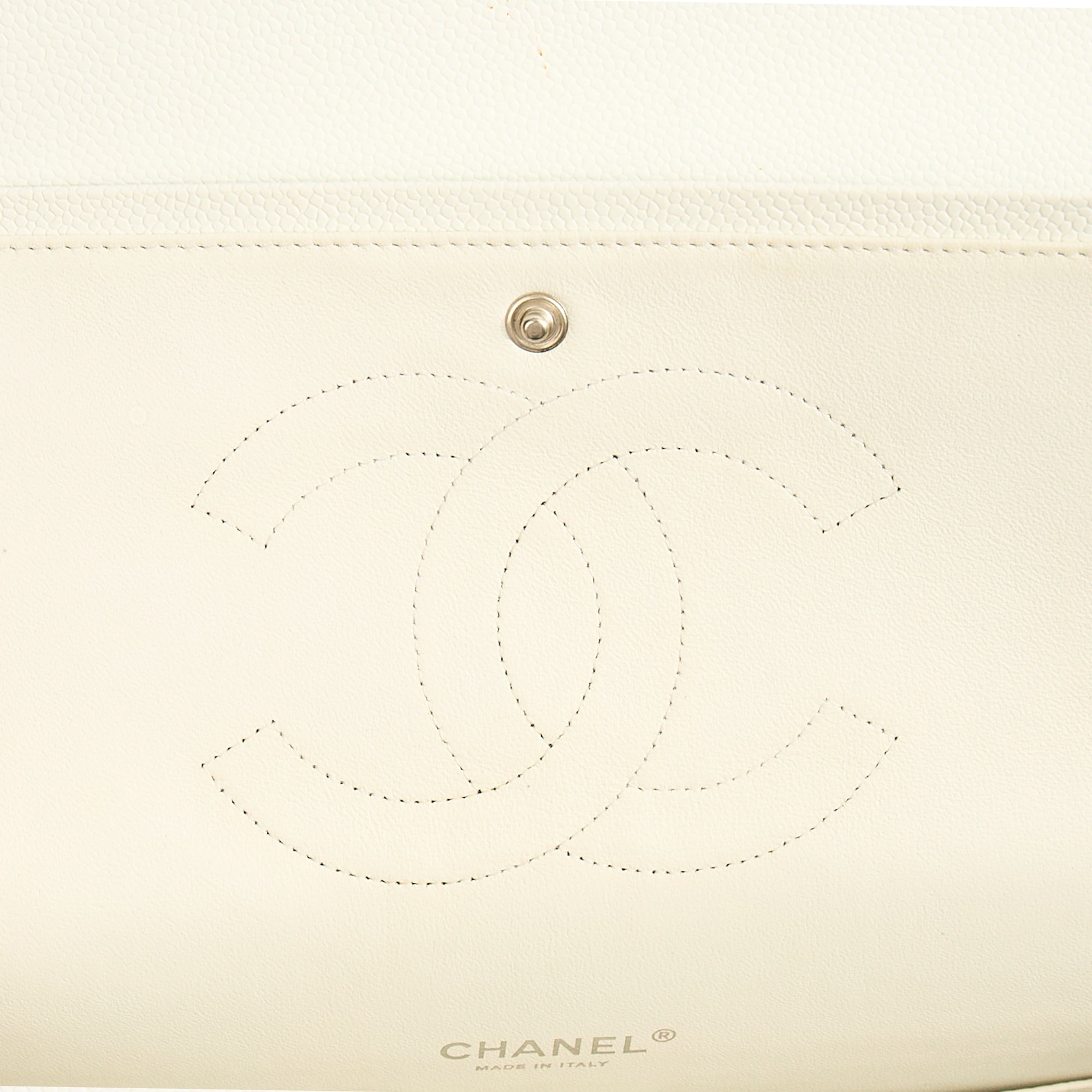 Chanel Shoulder Bag Classic - Maxi in White, Caviar Leather — Alternate View 11