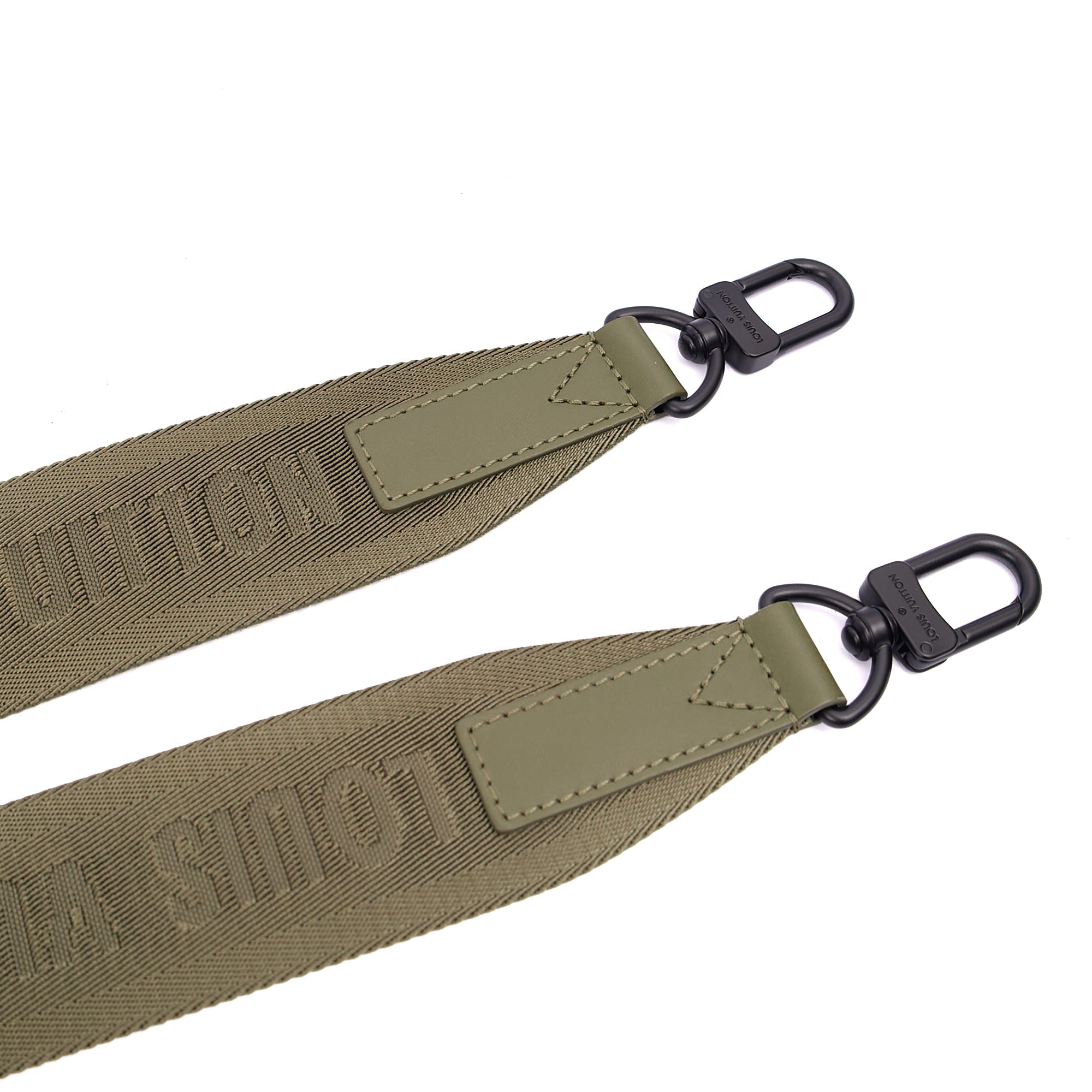 Louis Vuitton Soft Sided Keepall 55 Bandouliere in Damoflage, Canvas — Detail View