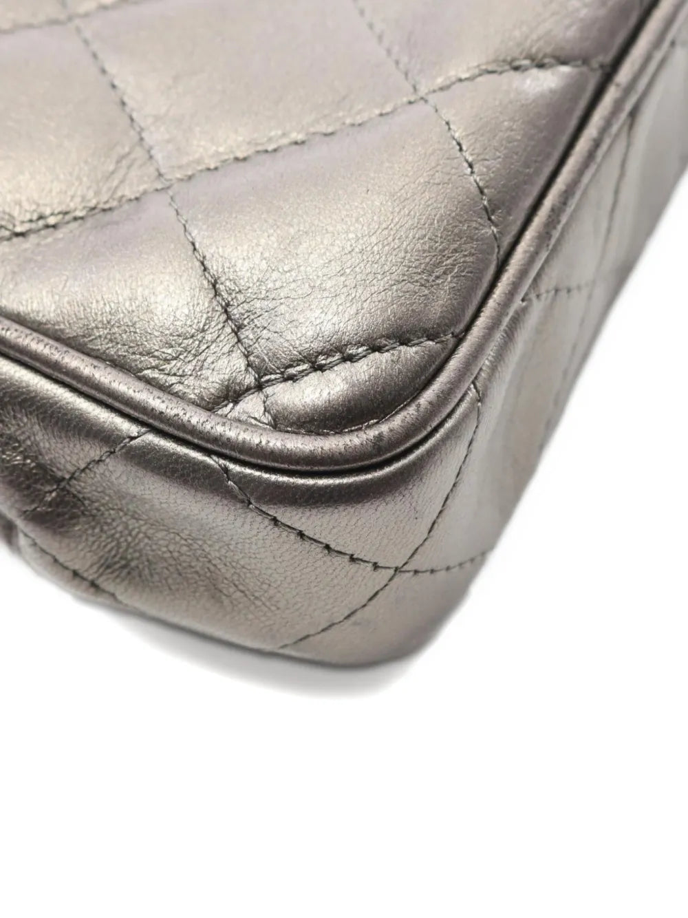 Chanel Pre Owned 1989 1991 Matelasse Chain Shoulder Bag — Same as shown — Size One Size — Detail View