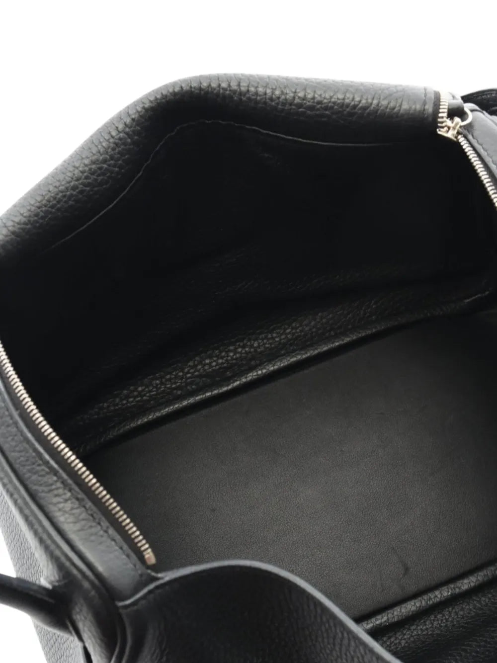 Hermes Pre Owned 2018 Taurillon Clemence Lindy 26 Shoulder Bag — Same as shown — Size One Size — Top View