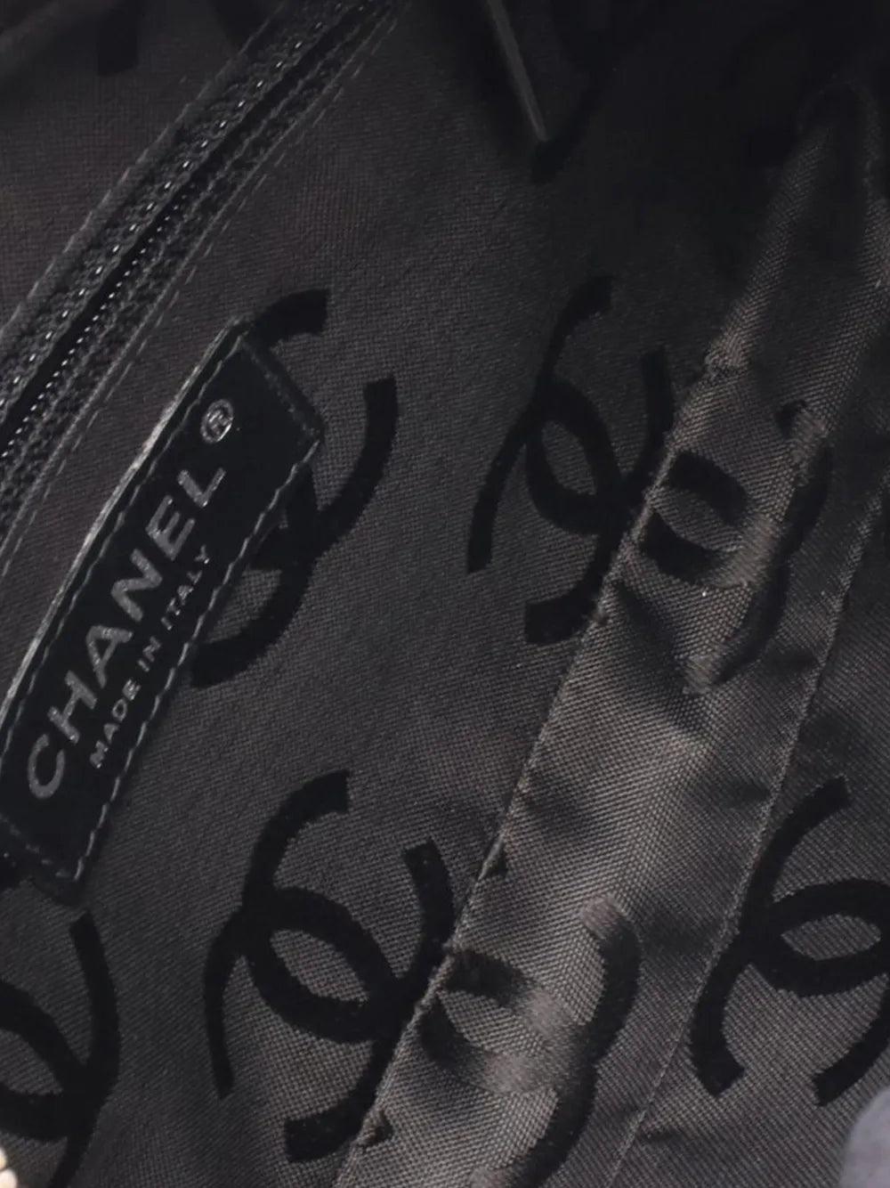 Chanel Pre Owned 2003 2004 Small Lambskin Cambon Ligne Shoulder Bag — Same as shown — Size One Size — Top View