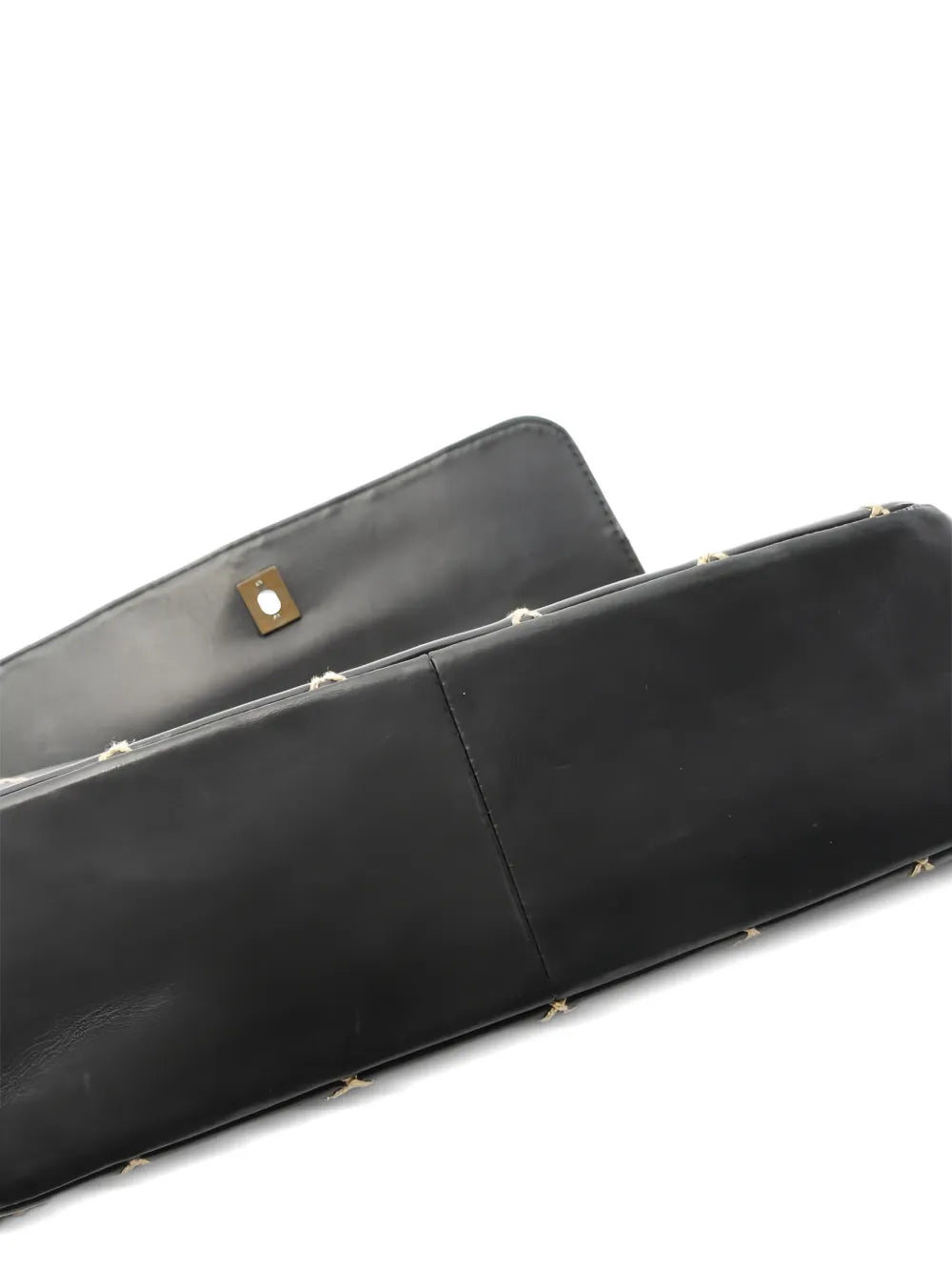Chanel Pre Owned 2000 2002 Chain Shoulder Bag — Same as shown — Size One Size — Back View