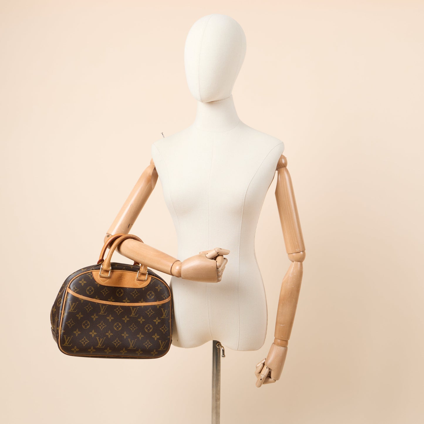 Louis Vuitton Top Handle Deauville in Monogram, Canvas — Side View