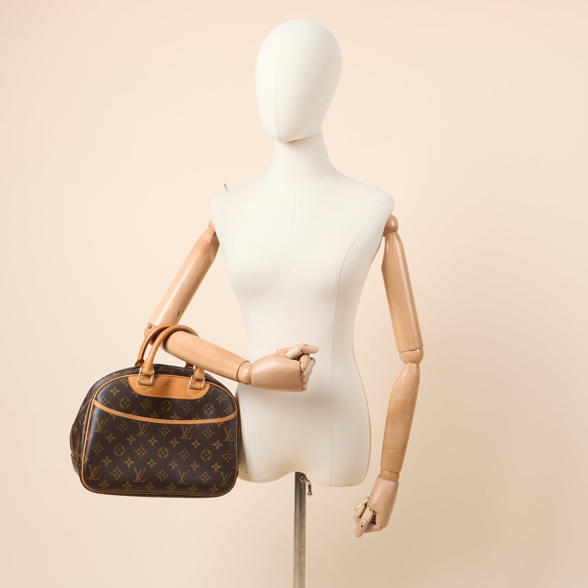 Louis Vuitton Top Handle Deauville in Monogram, Canvas — Side View