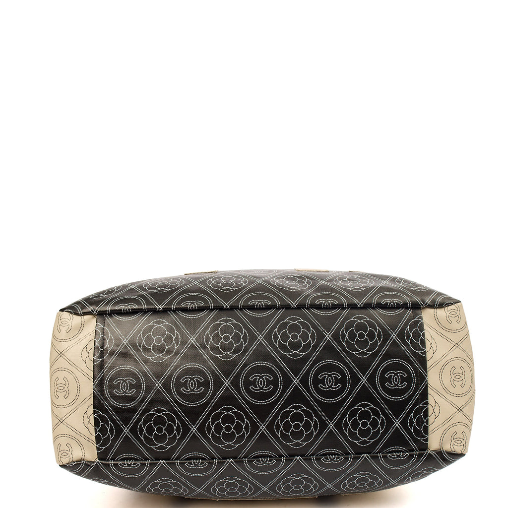 **RUNWAY PIECE** Chanel Camelia Shopping Tote in Calfskin Leather — Detail View