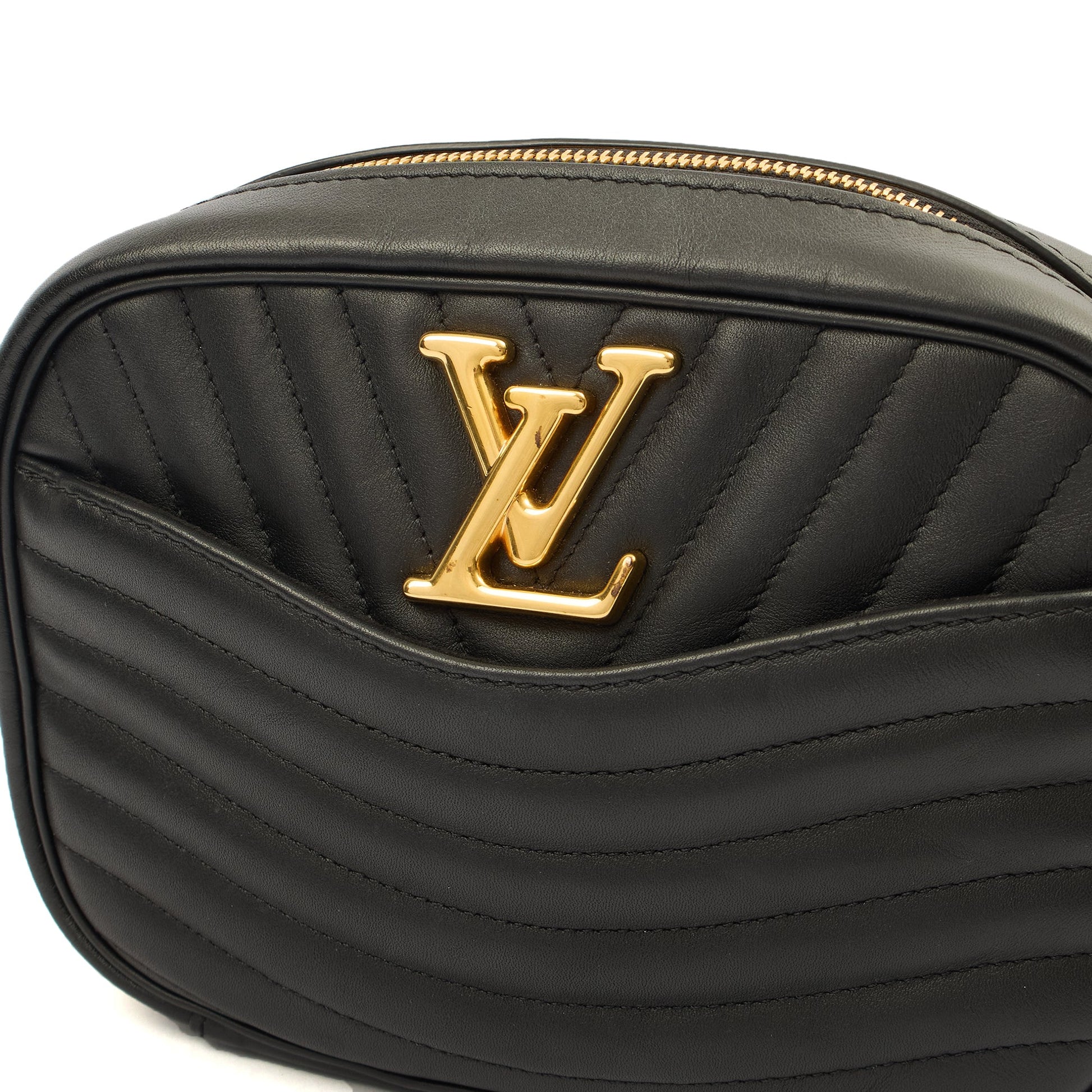 Louis Vuitton Cross Body New Wave PM Chain Bag  in Black, Leather — Alternate View 23